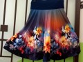 Půlkolová sukně - květy na duhové