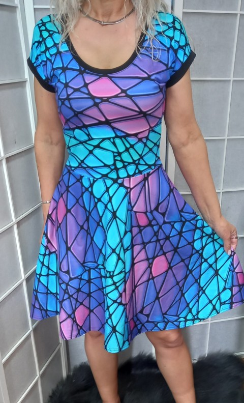 Šaty s půlkolovou sukní - mozaika šaty s půlkolovou sukní 