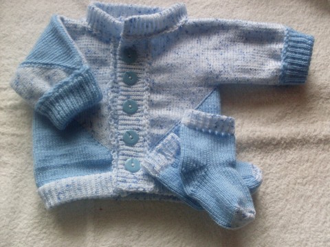 Modrý svetřík a ponožky pletené miminko ponožky svetřík 