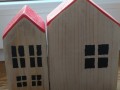 dřevěné domečky červené