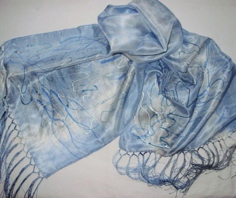 Modrá batikovaná šála s třásněmi hedvábná šála 