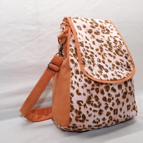Kabelka a batůžek 2v1 - Leopardí kabelka batůžek leopard batoh vak 2v1 