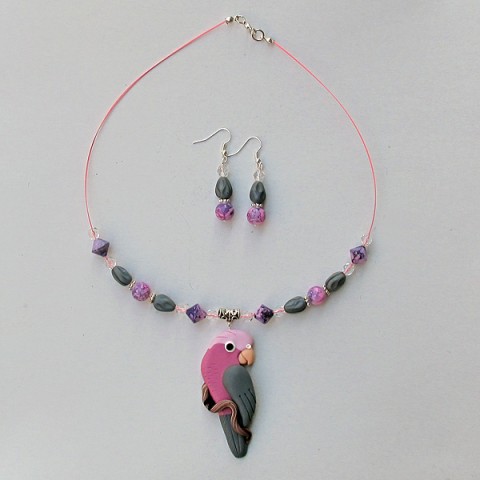 Náhrdelník - Kakadu růžový náhrdelník růžová šedá papoušek fimo kakadu 