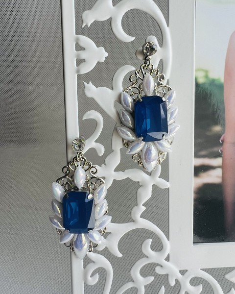 Luxusní crystal - bílomodré šperk šperky kamínky náušnice elegantní bílé retro modré elegance luxusní bižuterie luxus náušničky náušky bižuterní bižu kamínek modrobílé kamínkové bílomodré luxury crystals 