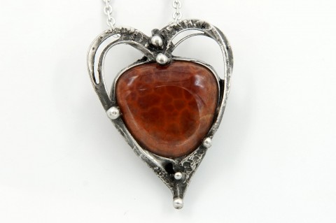 Srdíčko (achát) náhrdelník přívěsek achát srdce cín srdíčko přívěs ohnivý amulet mosaz chirurgická ocel 