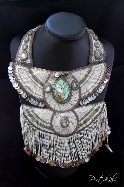 Moemoea náhrdelník perleť beadweaving austrálie moemoea zéland maori 