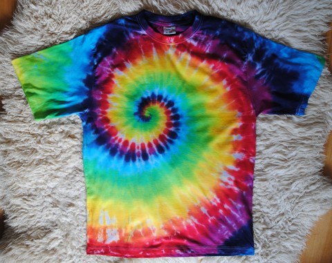 Tričko XL - Spirála z duhy batika spirála galaxie hippies hippie batikované vesmár 