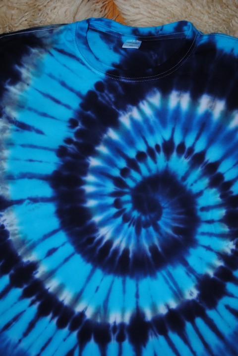 Tričko XXL - V hlubinách oceánu batika spirála galaxie hippies hippie batikované vesmár 