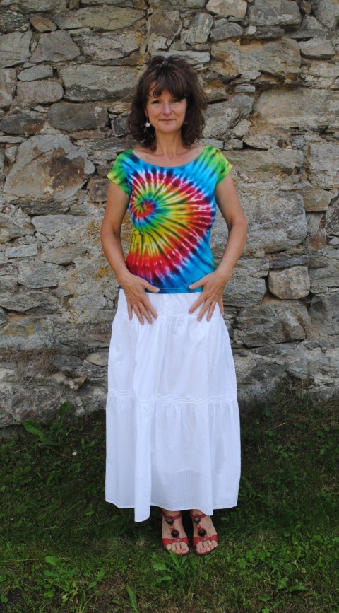 Dámské batikované tričko - Duhové batika spirála duhový duha vesmír galaxie hippies hippie batikované 