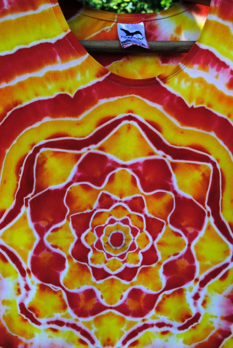 Batik.tričko XL - Korálový květ moře oranžová žlutá léto mandala korálová hippie batikované bohémské 