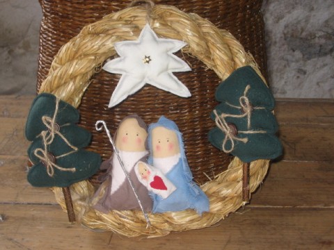 Betlém jako věnec / adventní věnec strom vánoce sláma věnec betlém figurky advent ježíšek sváteční svátky vánoční dekorace jezulátko jehličí 