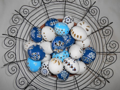 madeirové kraslice - modré modrá vosk velikonoce slepice krajka kraslice vajíčko vrtání madeira vrtaná 