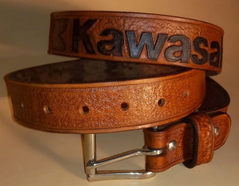 Kožený opasek Kawasaki 40mm opasek zdobený kůže tepaný ruční výroba kawasaki 
