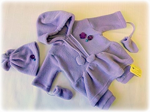 Purple button čepička overal rukavičky obleček pro panenku 