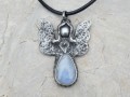 Andělka-náhrdelník, měsíční kámen