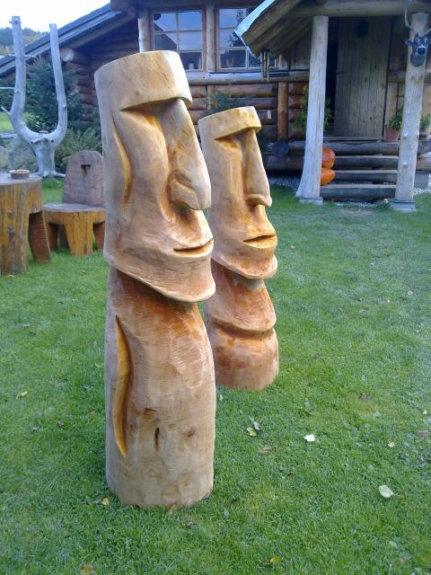 Moai dřevo dekorace sochy dřevěnésochy motorovou pilou zahradní 