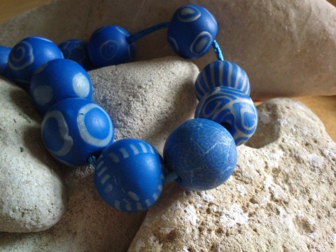 Modrá a stříbrná... náhrdelník modrá stříbrná polymery fimo korále vzory 