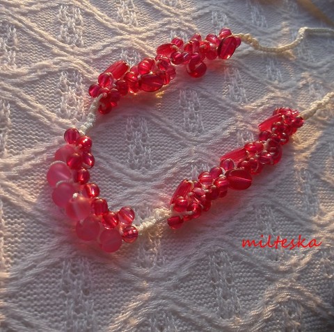 náhrdelník cyklamenový červená náhrdelník korálky růžová háčkovaný bílý korále plastové skleněné cyklamenová na krk světle modrý modní doplněk 