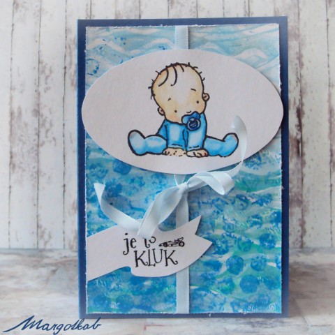 Přání k narození - je to kluk modrá malování holčička narozeniny přání dítě miminko kytičky puntíky kočárek kresba grafika gratulace život novorozenec narození chlapeček porod novorozeně 