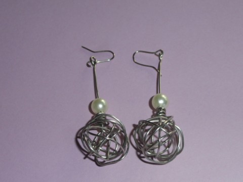 drátěné kuličky s perlami náušnice drát bílá perleť nerez perla chirurgická ocel 