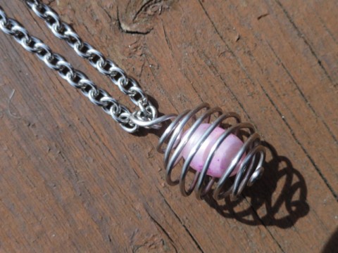 přívěsek uvězněná perla přívěsek drát růžová řetízek nerez perla chirurgická ocel pro alergiky sytá 
