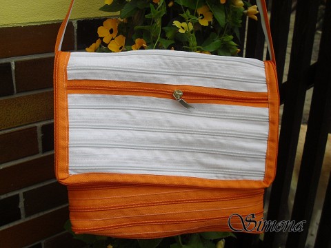 Zipovka s klopou-oranžová kabelka taška oranžová bílá zip klopa zipovka 
