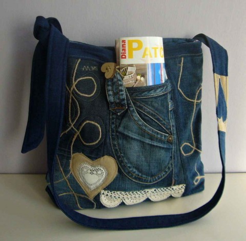 Kabelka džíny a krajka kabelka dárek modrá bavlna srdíčka autorská krajka kapsy originál kapsa džínová jediná patchwork-quilting 