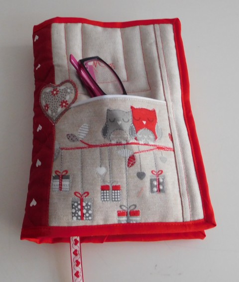 Kabátek na knihu - sovičky originální dárek patchwork bavlna srdíčka sovička kapsa obal na knihu jediný nadýchaný 