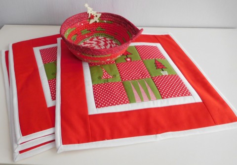 Vánoční patchwork - souprava červená zelená patchwork bavlna prostírání bílá originál autorské stromečky jediné 