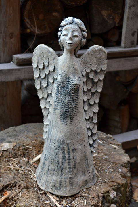 Anděl ochránce II. keramika plastika anděl keramický 