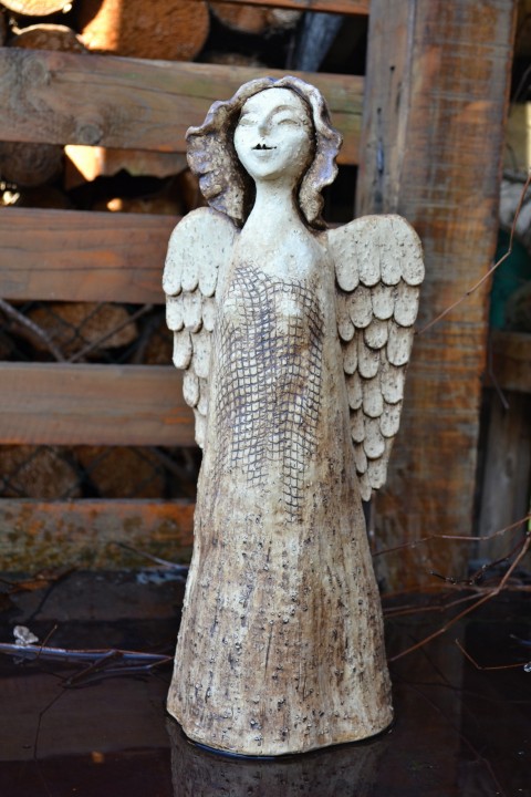 Anděl ochránce II. keramika plastika anděl keramický 