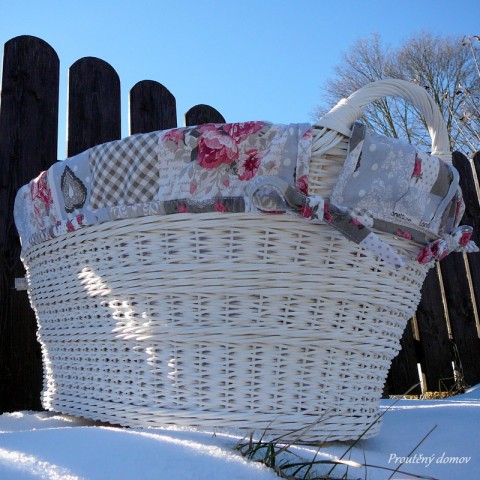 Koš na prádlo romantický děti pedig košík patchwork romantika prádlo romantické hračky bílý chalupa růžička koupelna proutí košíkářství proutěnýpletený 