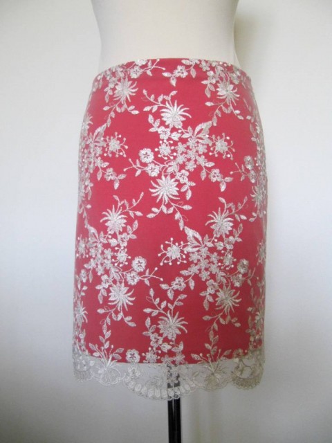 Luxusní krajka elegantní kraková sukně klasický střih červená sukně 
