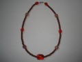 Hnědo-červeno-růžový náhrdelník