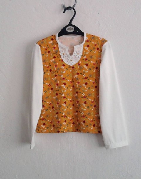 Dívčí tričko s květinkami vel.122 podzim dívčí jaro moda léto jemné tričko květinky oranžové krémové 