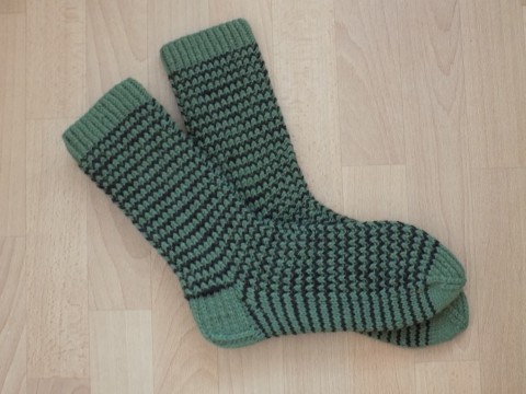 Ponožky vel. 43 - 44 zelená zima podzim pletení černá proužky akryl ponožky noha 