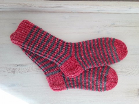 Ponožky vel. 39 - 40 červená zima podzim pletení pletené šedá ponožky nohy vlna teplo lurex polyakryl 