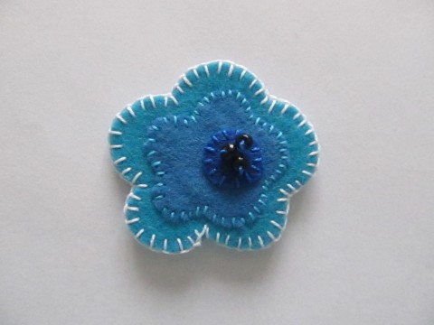 modrá kytička:) kytička flora příroda brož ozdob 