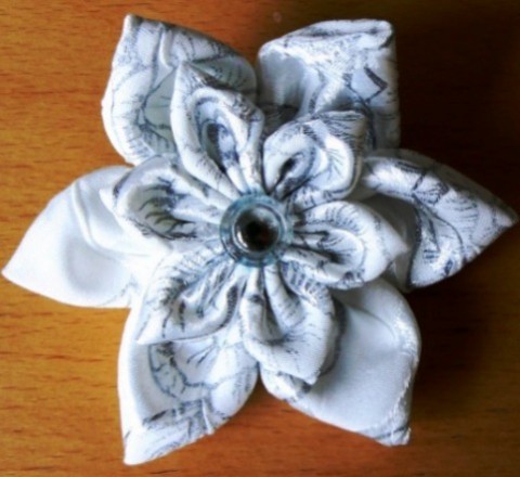 Květina - bílý lotos brož šperk spona radost doplněk květina ozdoba čelenka kytička kanzaši leknin 