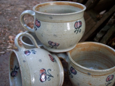hrnek - ČAJOVÁ RŮŽE - baňák domov radost kuchyně práce kamenina hrnek čaj káva růže chalupa originál buclák babička hornet baňák sršeň 
