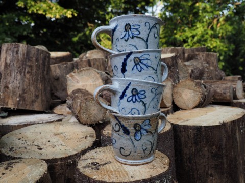 hrnek - RMEN domov dárek radost kamenina hrnek čaj levandule káva louka rmen hornet sršeň tradice řemeslo 