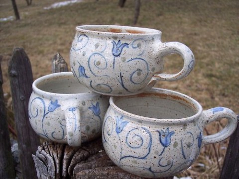 Buclatý  HOŘEC voda dárek děti práce kamenina hrnek čaj káva zahrada chalupa řemeslo mléko snídaně tradice pití užitek hornet večeře baňák buxlatý hořec přítel . domov 