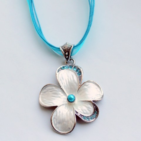 Květinkový náhrdelník náhrdelník originální korálky elegantní luxusní filigrán romantický mosazná exkluzivní exclusivní 