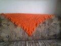 sytě oranžový šátek