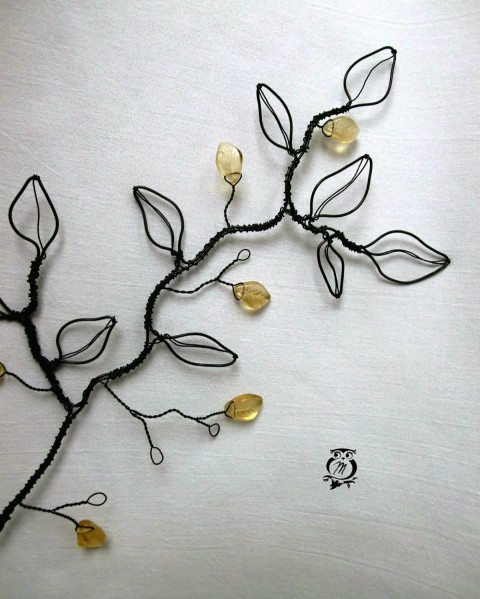 Větev s vanilkovými lístky dekorace korálky zápich drát listy větvička drátování drátovaný drátky oranžové drátovaná větev 