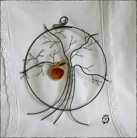 Jabloň - drátovaný obrázek jablko jablíčko dekorace keramika drát obrázek drátování keramický drátovaný listí drátky lípa větev zelení 