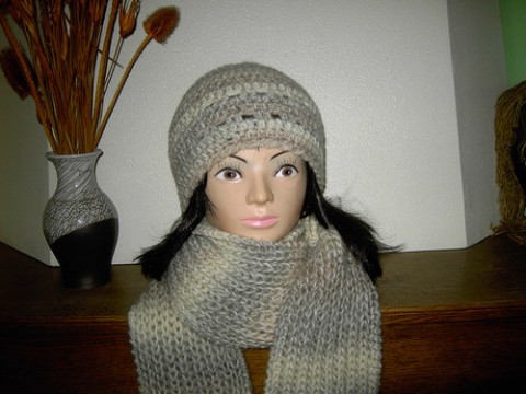 souprava čepice a šály AZTECA doplněk zima podzim čepice hnědá šála módní vlna smetanová na krk na hlavu pro ženy polyakryl 
