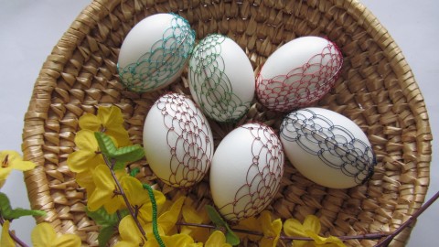 Drátkovaná velikonoční vajíčka domov dekorace jarní dekorativní jaro velikonoce slepice drátek velikonoční drátkování kraslice výdutky slepičí hody hodování koledníci drátkovaná vajíčka koledník jara 