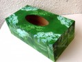 louka zelená krabička na kapesníky