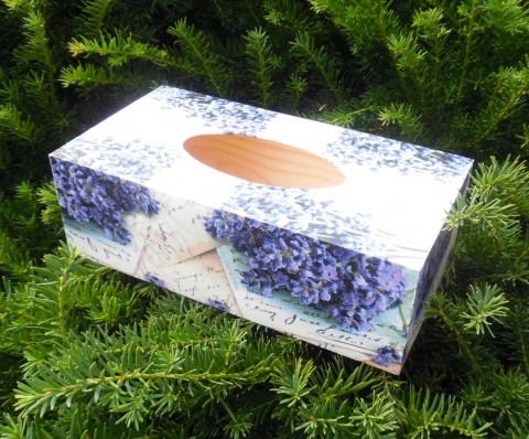 Na kapesníky levandulová box levandule fialová krabička kapesníky krabice květiny zátiší decoupage ubrousek grunterka kapesník ubrousky 